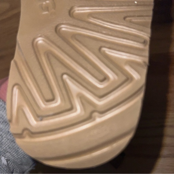 Little Girl Size 9 Bailey Bow in Chestnut - Picture 5 of 11